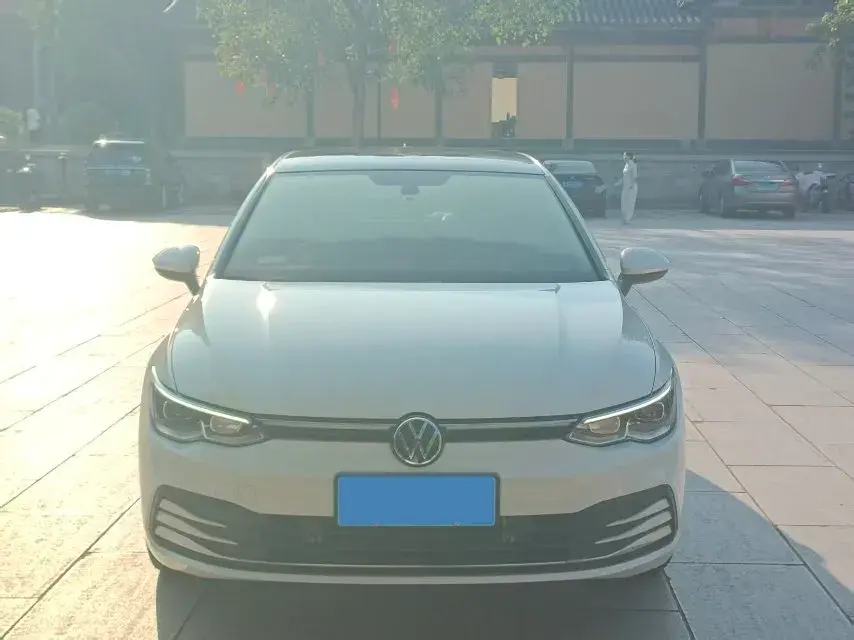 2021 VOLKSWAGEN GOLF thumbnail 2
