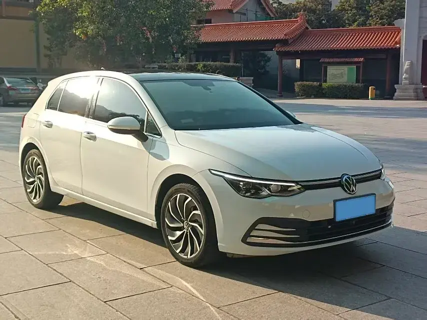 2021 VOLKSWAGEN GOLF thumbnail 3