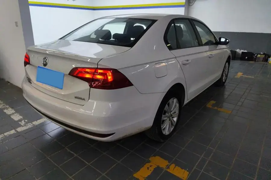 2019 VOLKSWAGEN BORA thumbnail 2