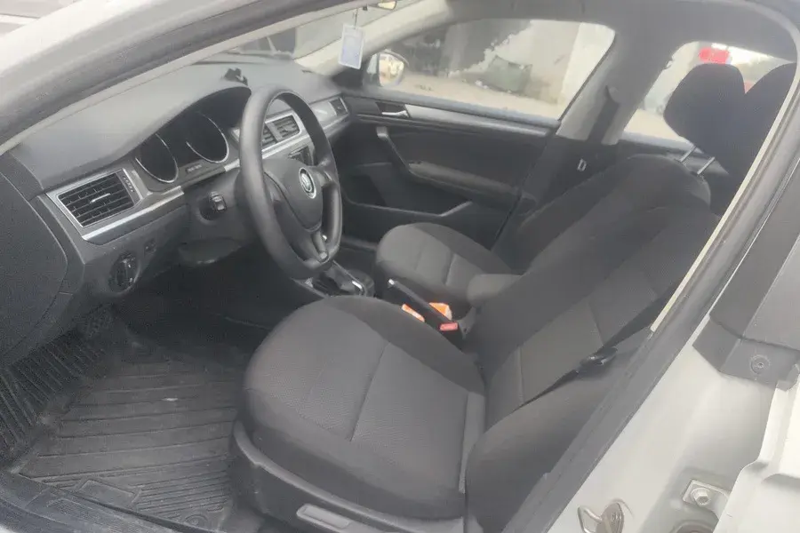 2019 VOLKSWAGEN BORA thumbnail 4