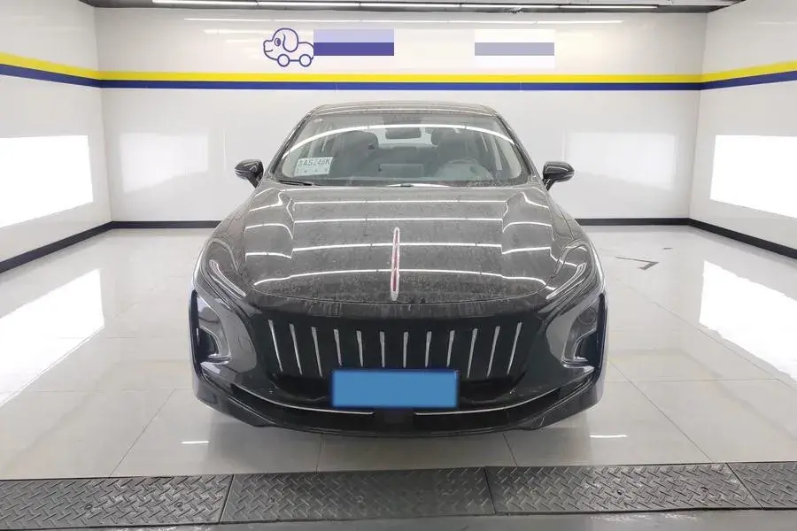 2022 HONGQI E-QM5 thumbnail 3