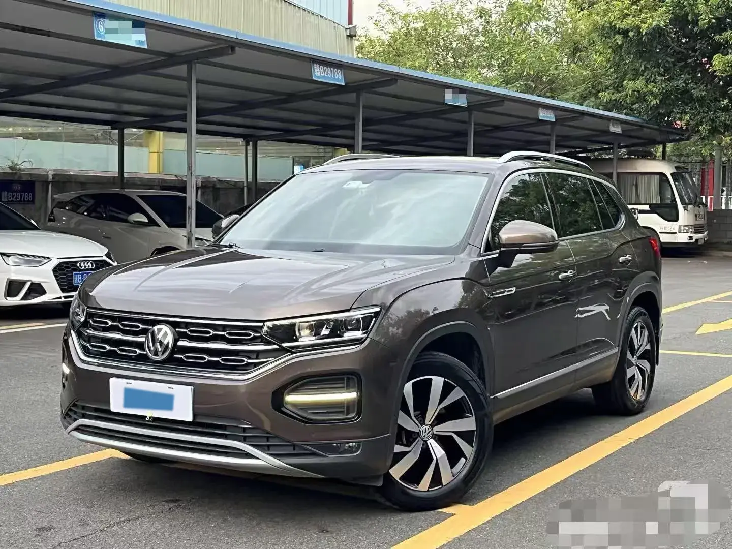 2019 VOLKSWAGEN TAYRON view 1