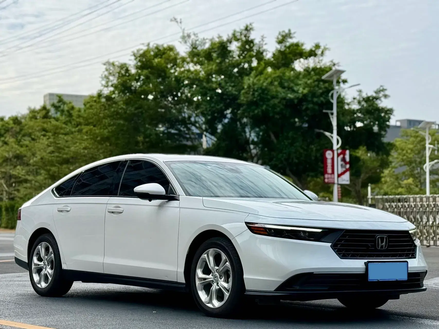 2023 HONDA ACCORD thumbnail 4