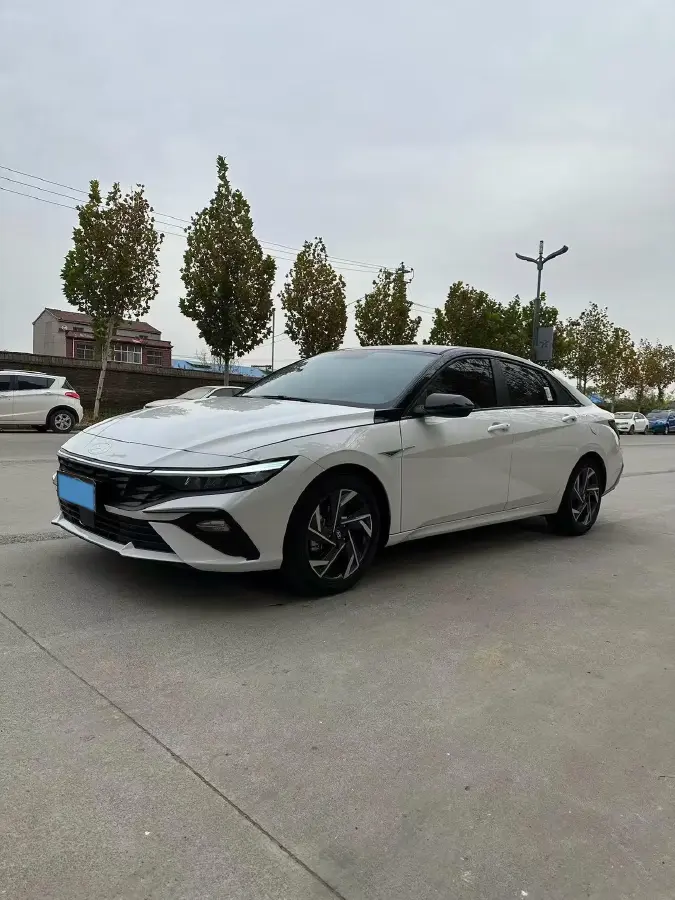 2023 Hyundai Elantra 1.5L 115HP L4 CVT