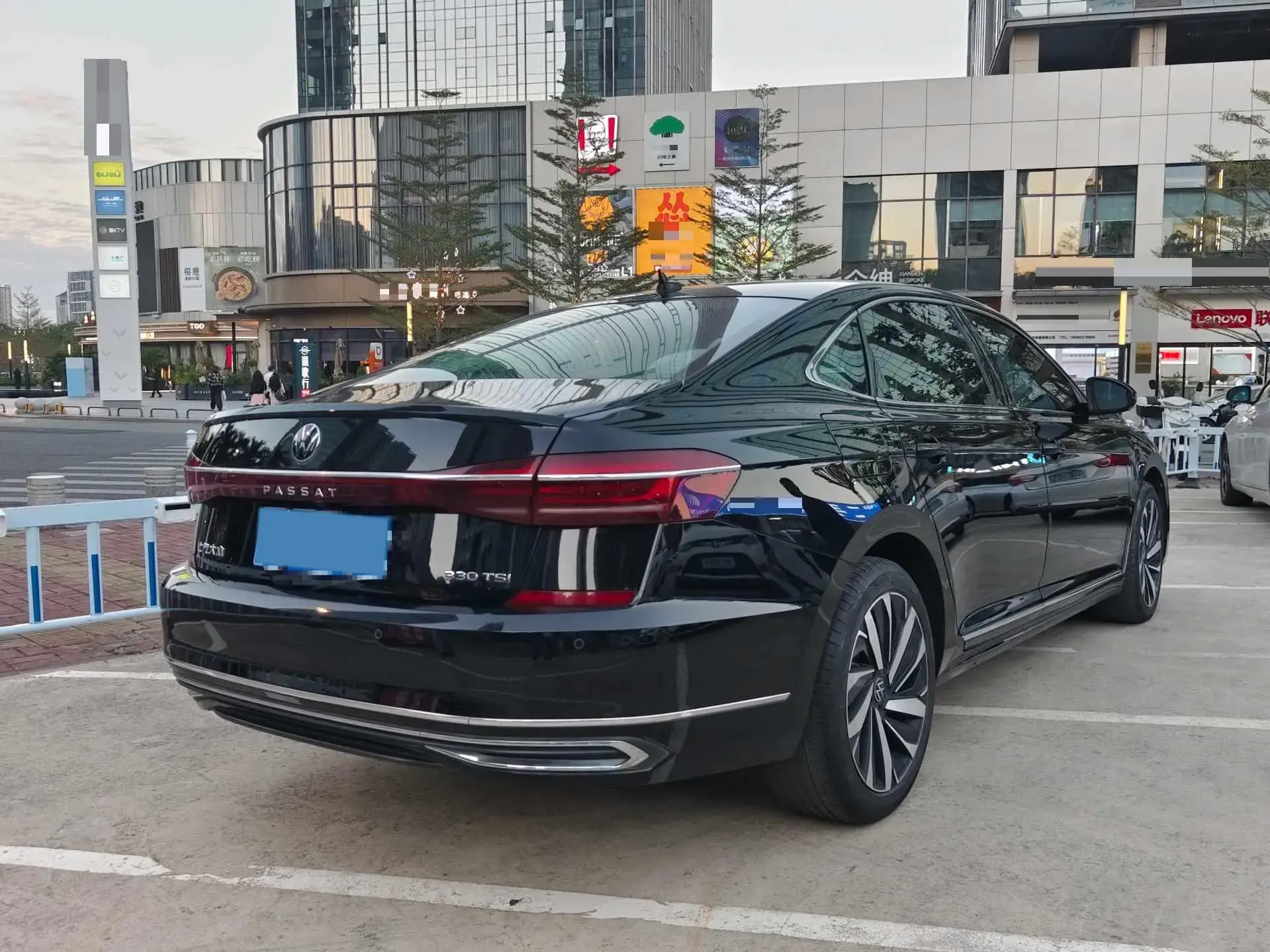 2022 VOLKSWAGEN PASSAT thumbnail 4