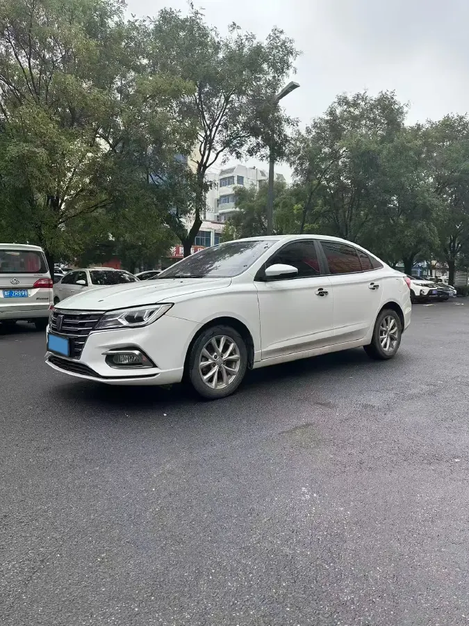 2019 Roewe i5 1.5L 120HP L4 CVT