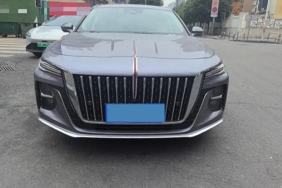 2023 HONGQI H5 thumbnail 3