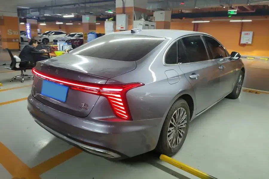 2023 HONGQI H5 thumbnail 2