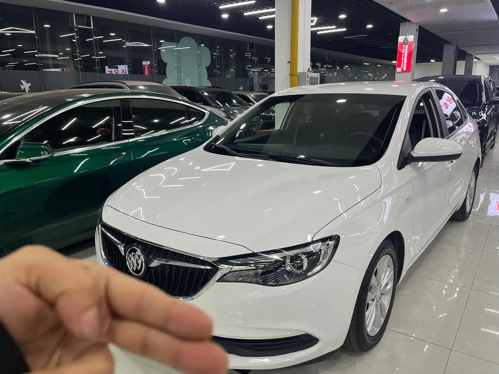 2020 BUICK REGAL view 1