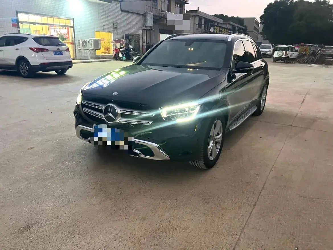 2020 MERCEDES-BENZ GLC view 1