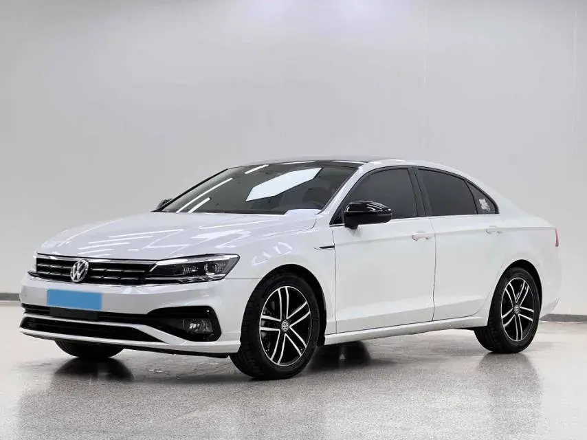 2021 VOLKSWAGEN LAMANDO view 1