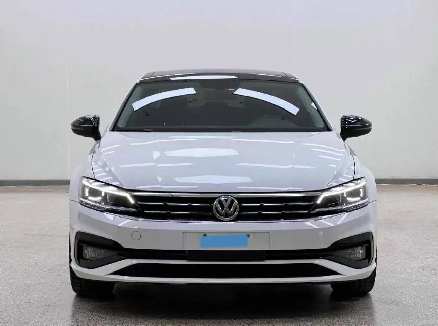 2021 VOLKSWAGEN LAMANDO thumbnail 3