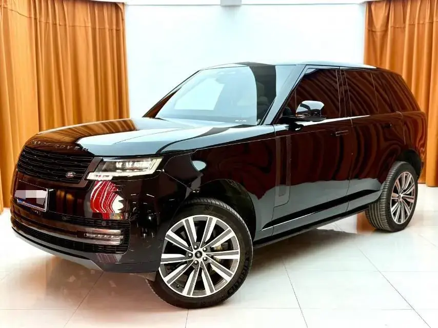 2023 LAND ROVER view 1