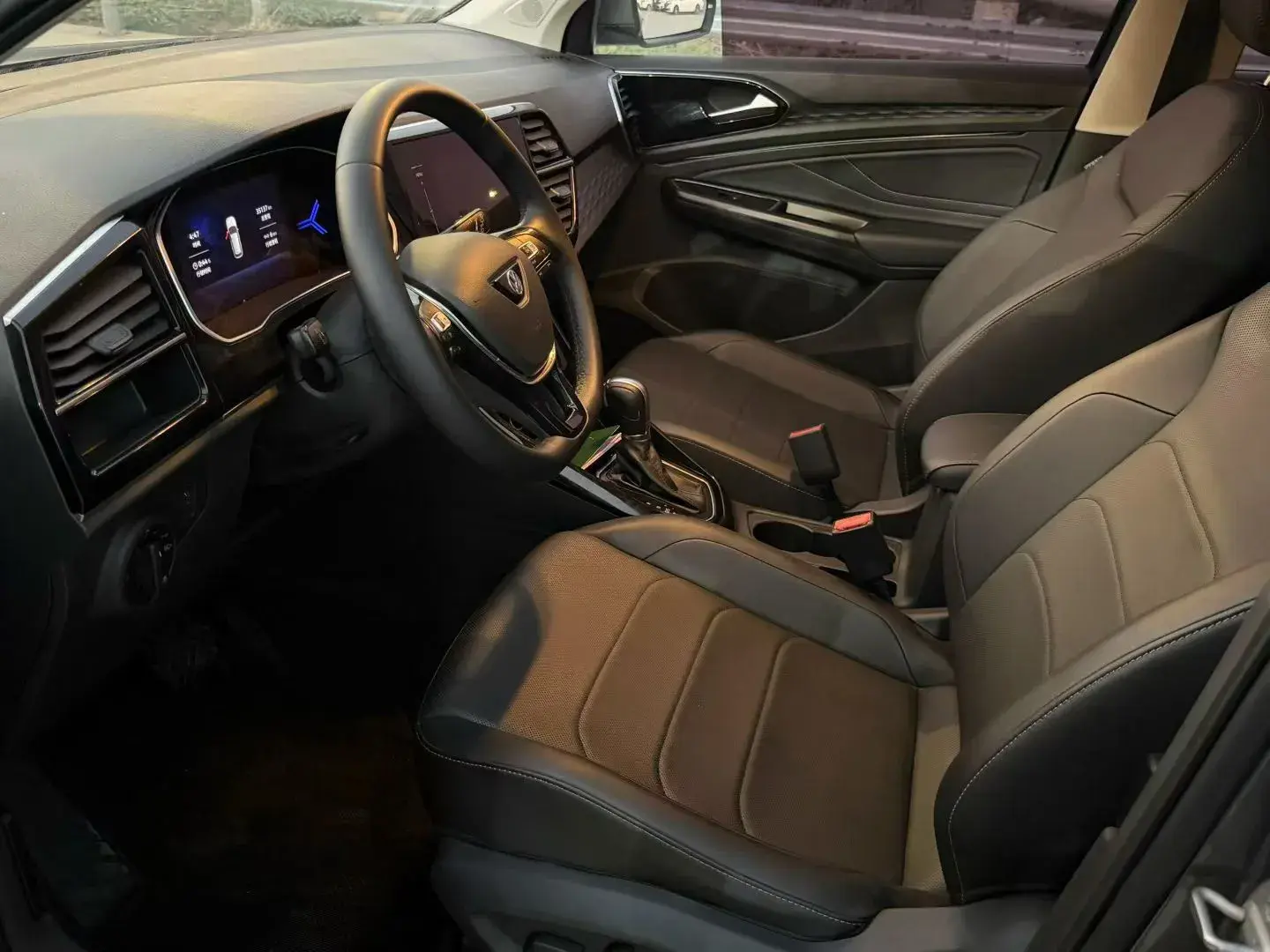 2022 JETTA VS5 thumbnail 4