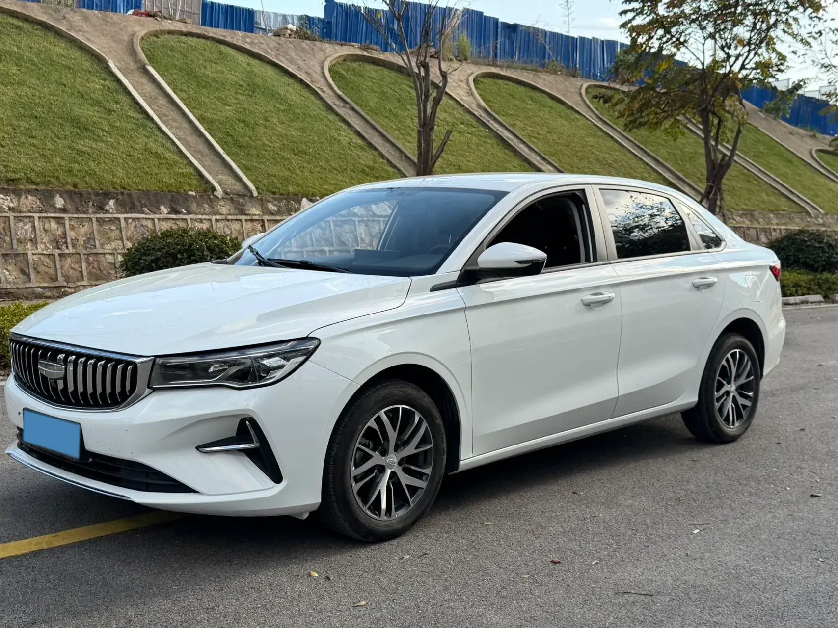 2025 GEELY EMGRAND view 1