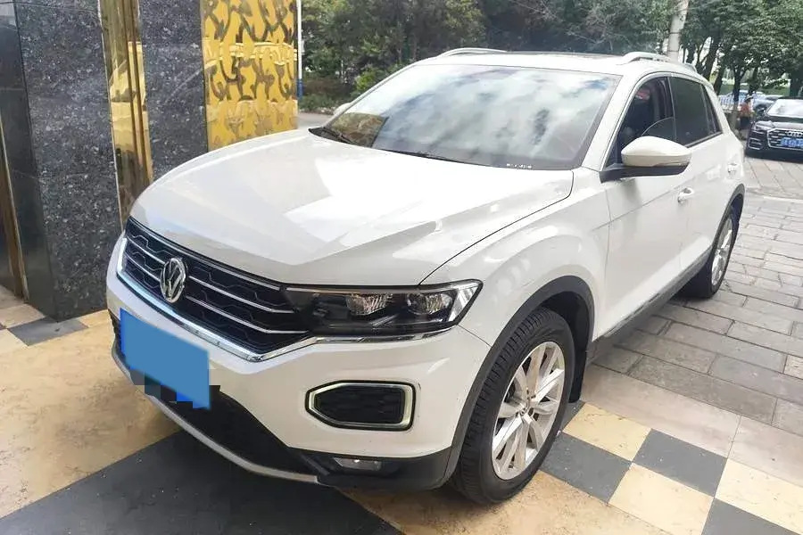 2020 VOLKSWAGEN T-ROC view 1