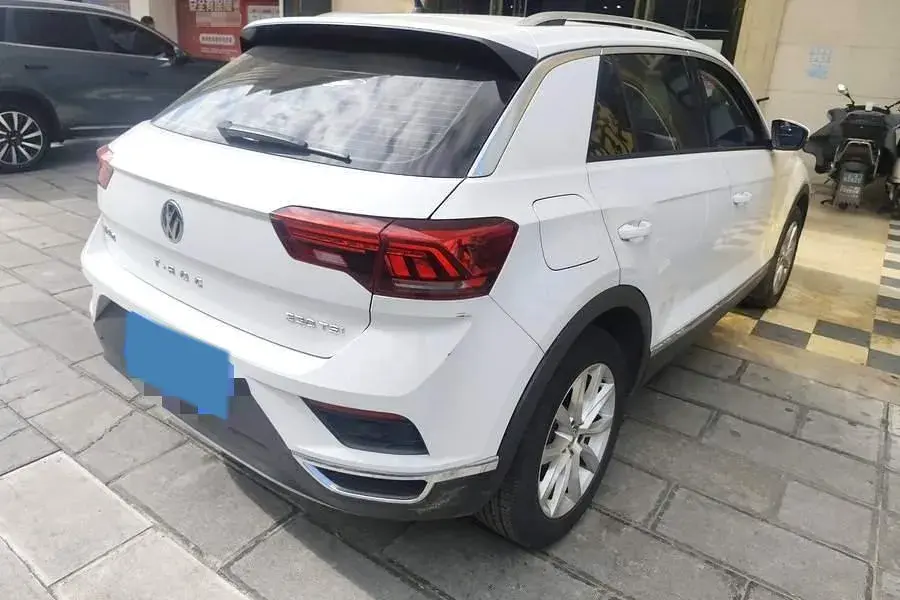 2020 VOLKSWAGEN T-ROC thumbnail 2