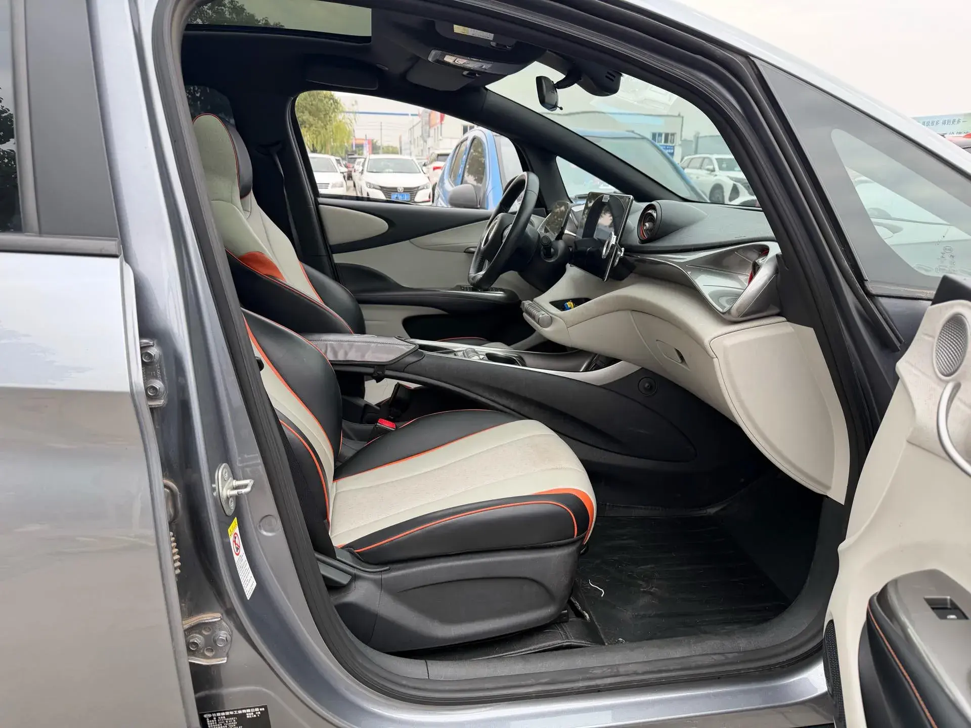 2021 BYD DOLPHIN thumbnail 3