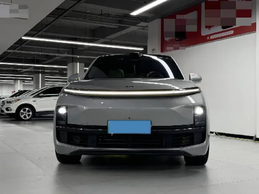 2022 LI L9 thumbnail 2