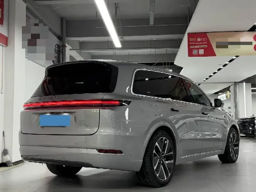 2022 LI L9 thumbnail 3