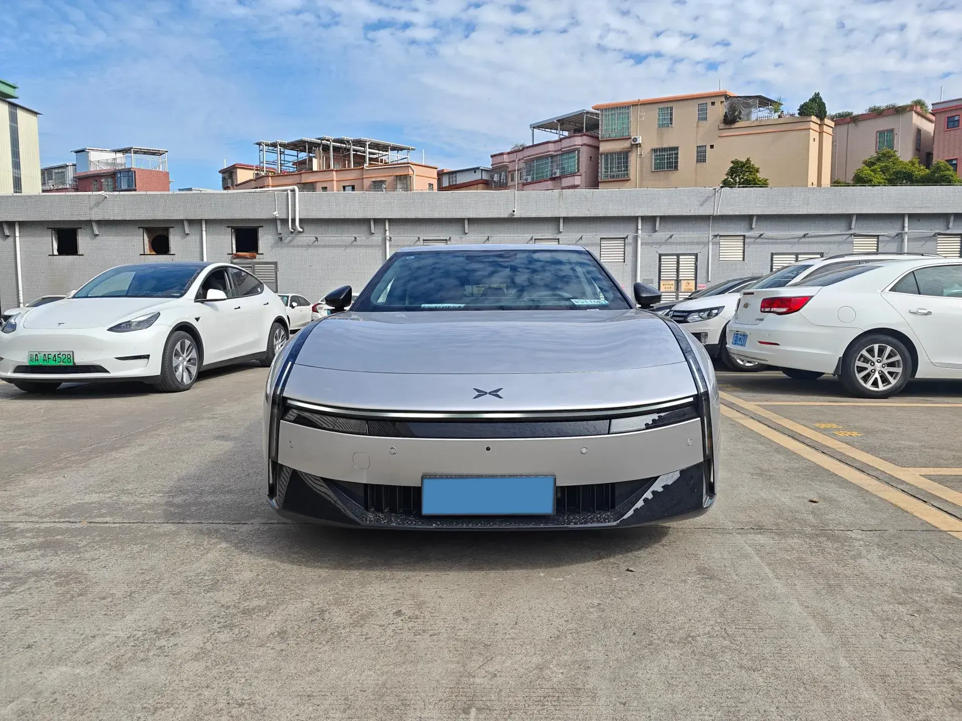 2025 XPENG P7 thumbnail 2