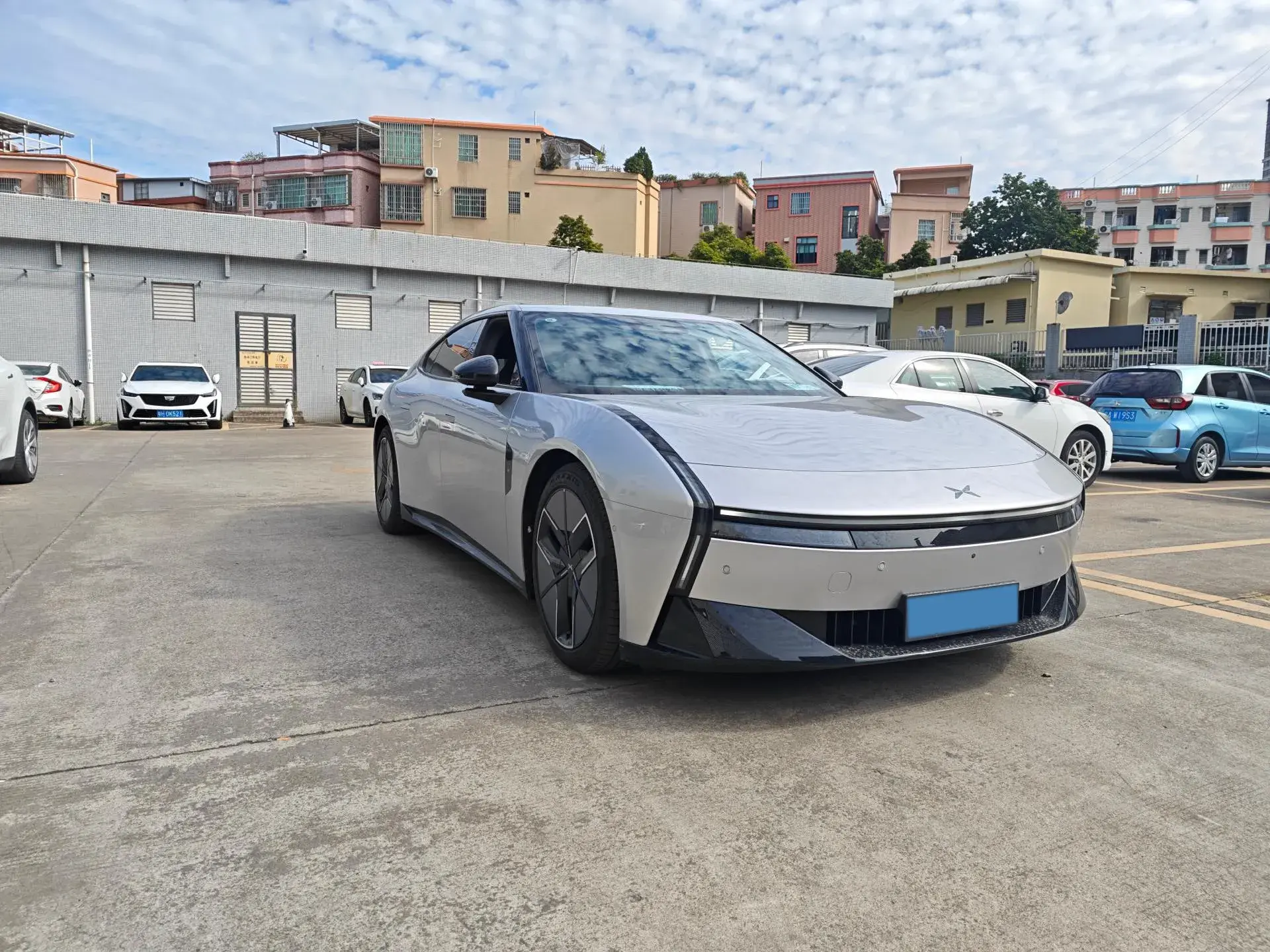 2025 XPENG P7 thumbnail 3