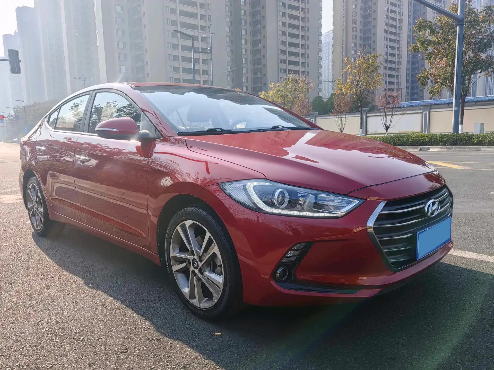 2016 HYUNDAI ELANTRA thumbnail 3