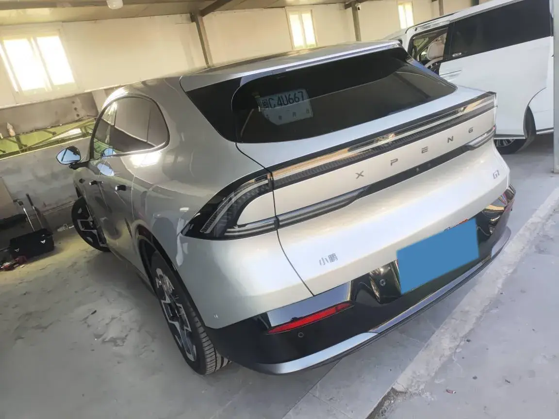 2025 XPENG G7 thumbnail 3