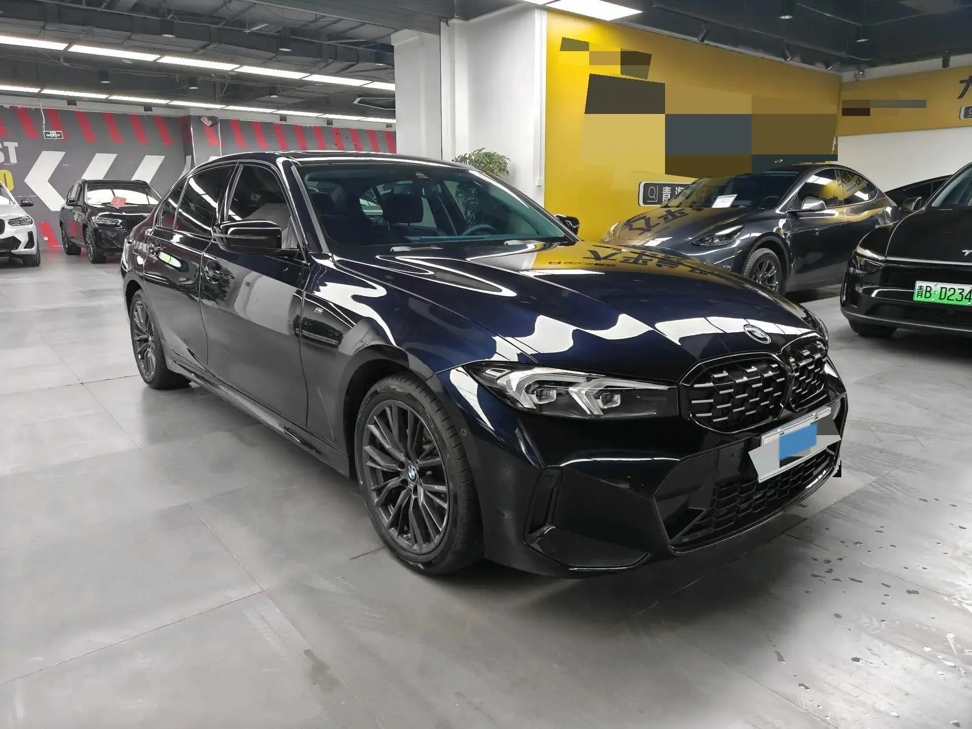 2024 BMW 3 thumbnail 3