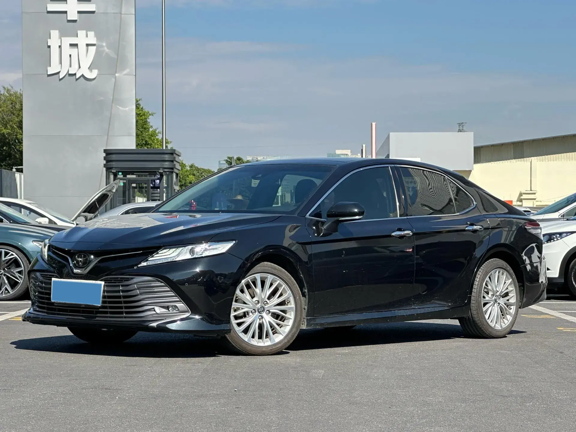 2019 TOYOTA CAMRY view 1