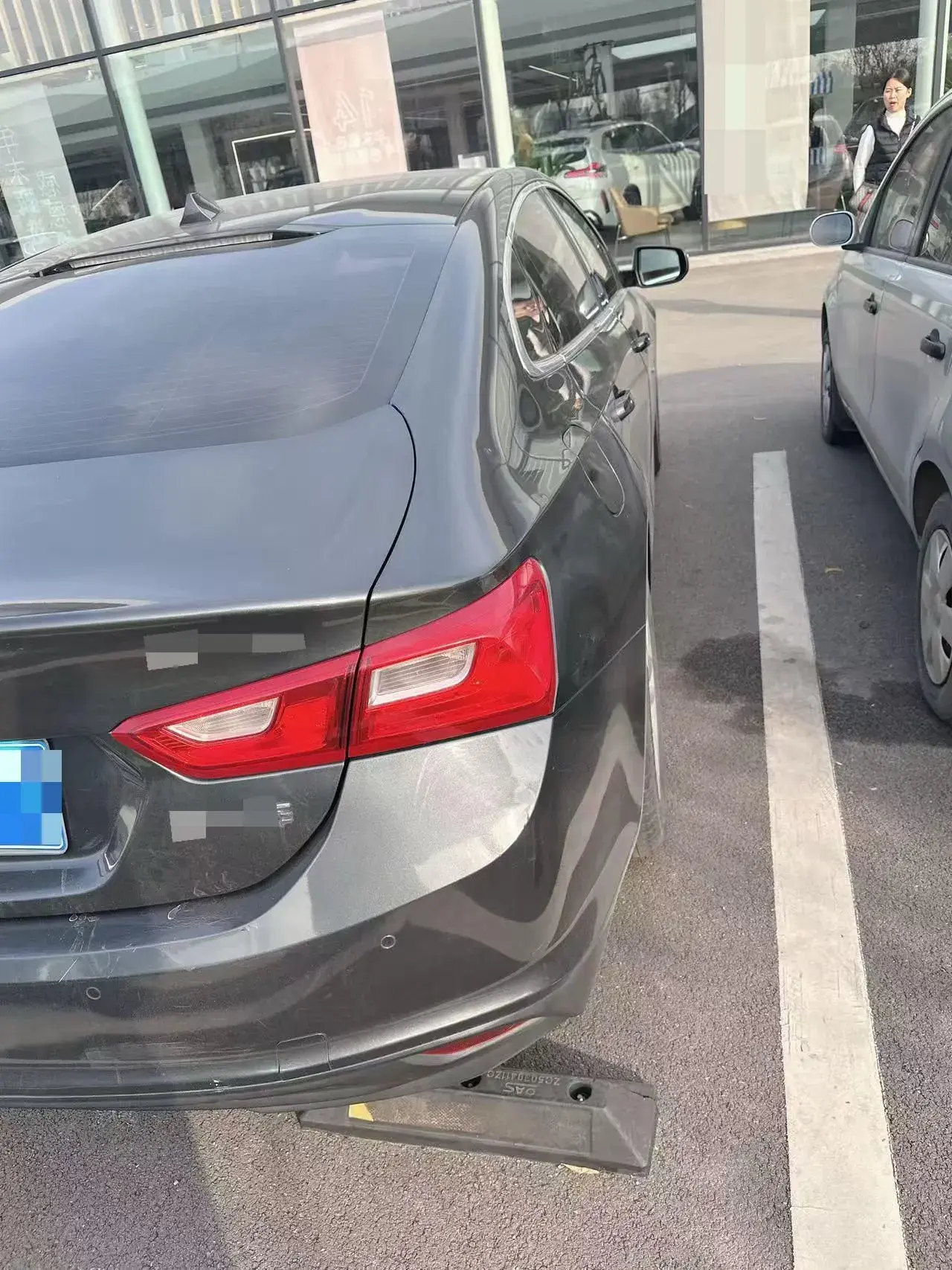 2018 CHEVROLET MALIBU thumbnail 3