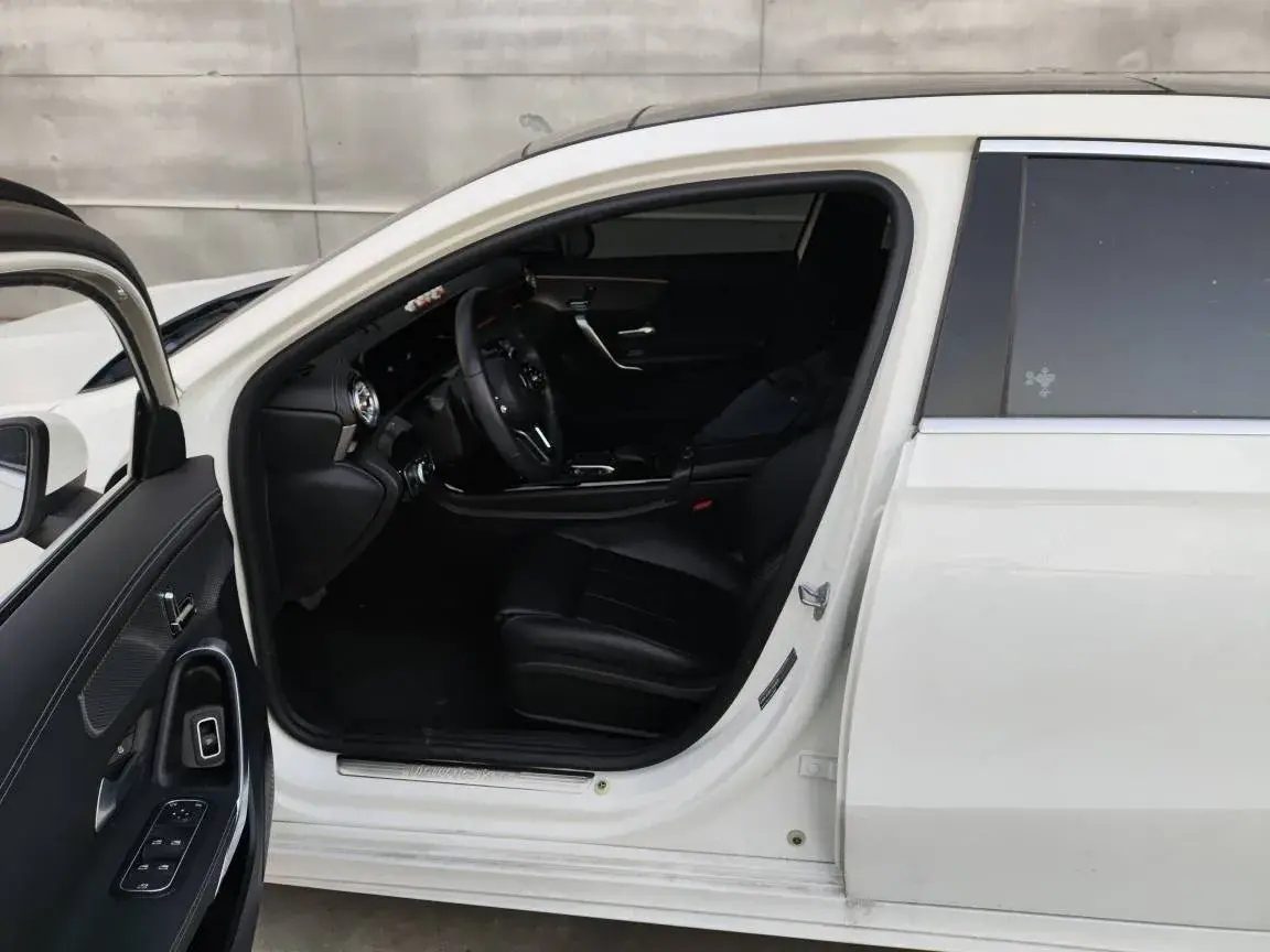 2022 MERCEDES-BENZ A thumbnail 4