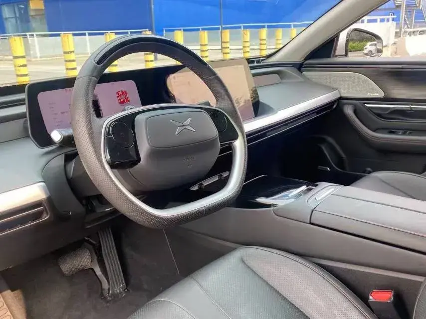 2020 XPENG P7 thumbnail 4