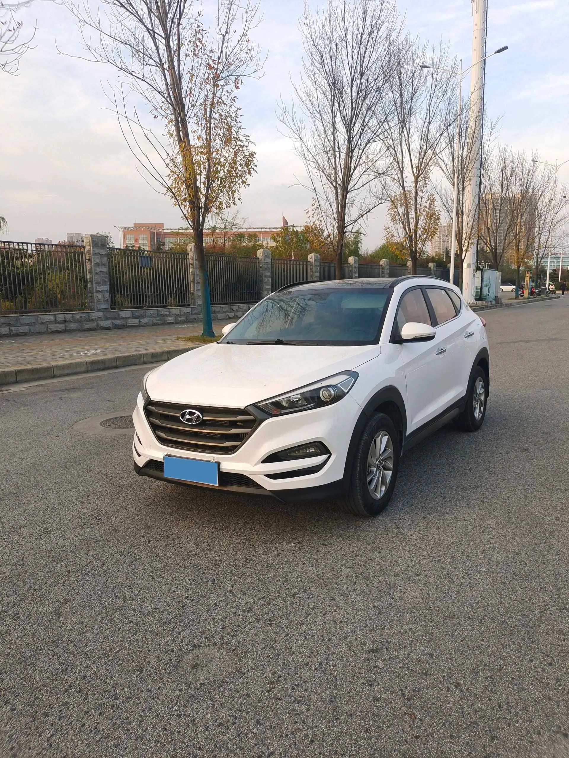 2018 HYUNDAI TUCSON view 1