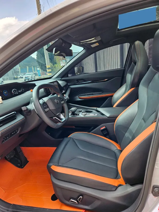 2022 ChangAn UNI-V 1.5T 188HP L4 7DCT,autocango,china used car exporter,china ev exporter,chinese used car exporter,chinese used ev exporter