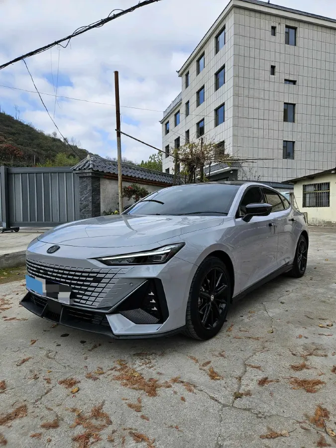 2022 ChangAn UNI-V 1.5T 188HP L4 7DCT,autocango,china used car exporter,china ev exporter,chinese used car exporter,chinese used ev exporter