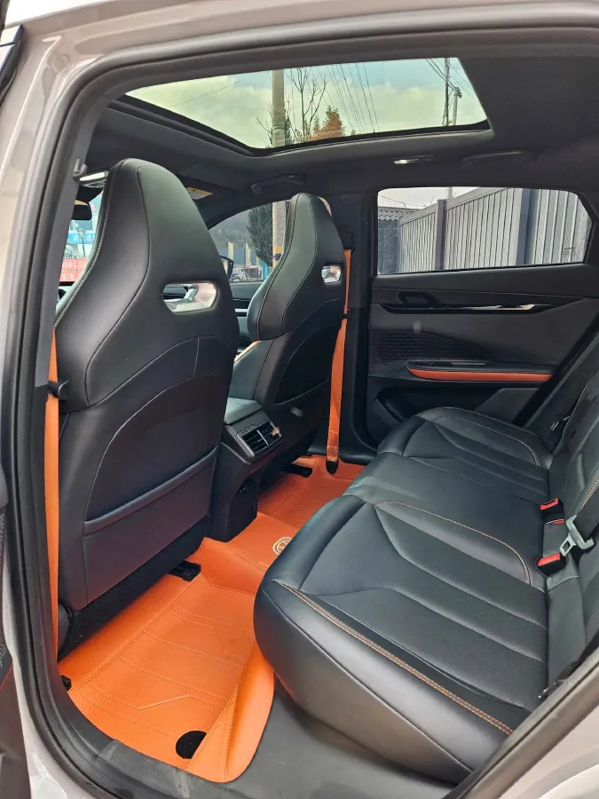 2022 ChangAn UNI-V 1.5T 188HP L4 7DCT,autocango,china used car exporter,china ev exporter,chinese used car exporter,chinese used ev exporter