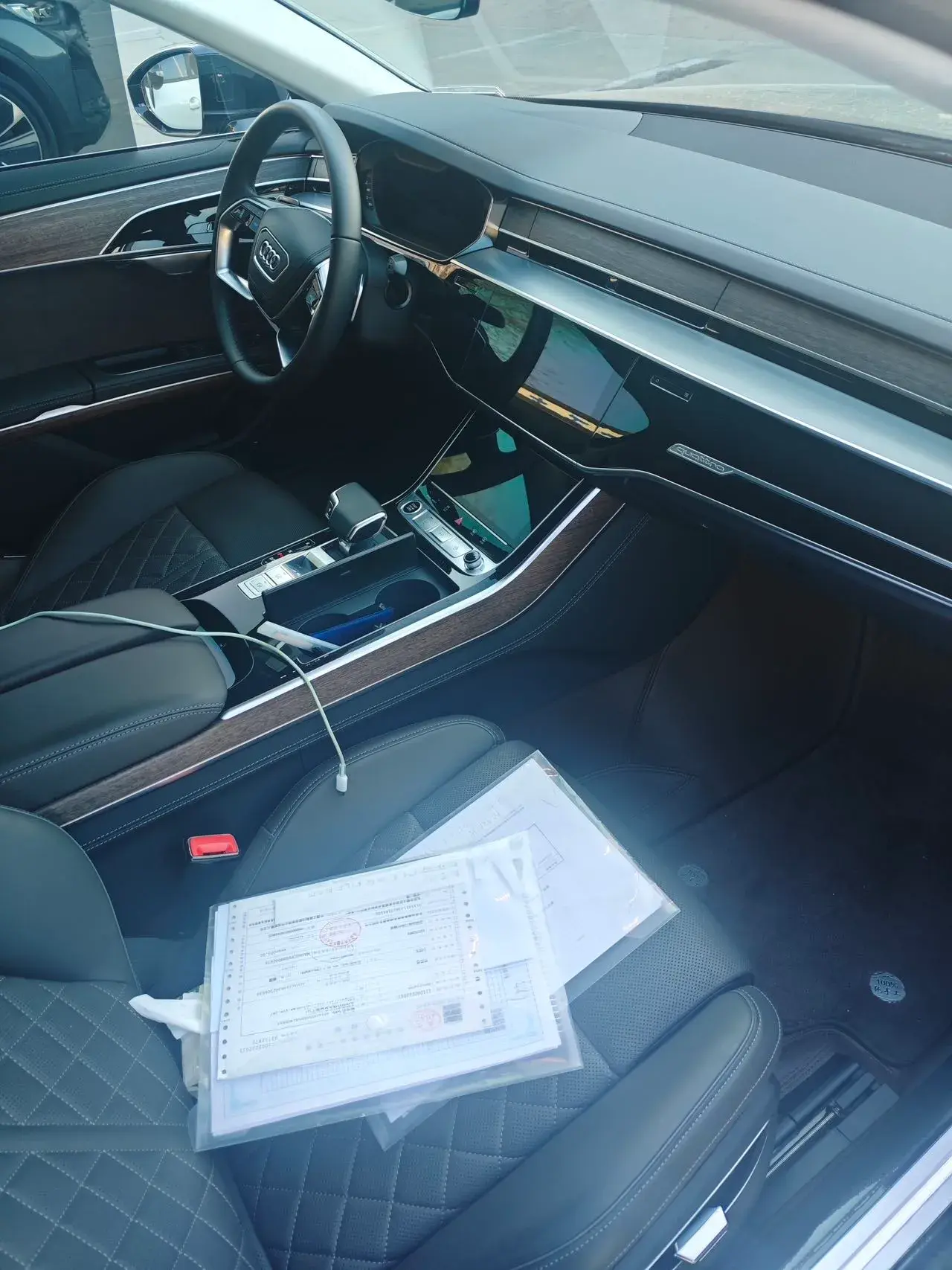 2025 AUDI A8 thumbnail 4