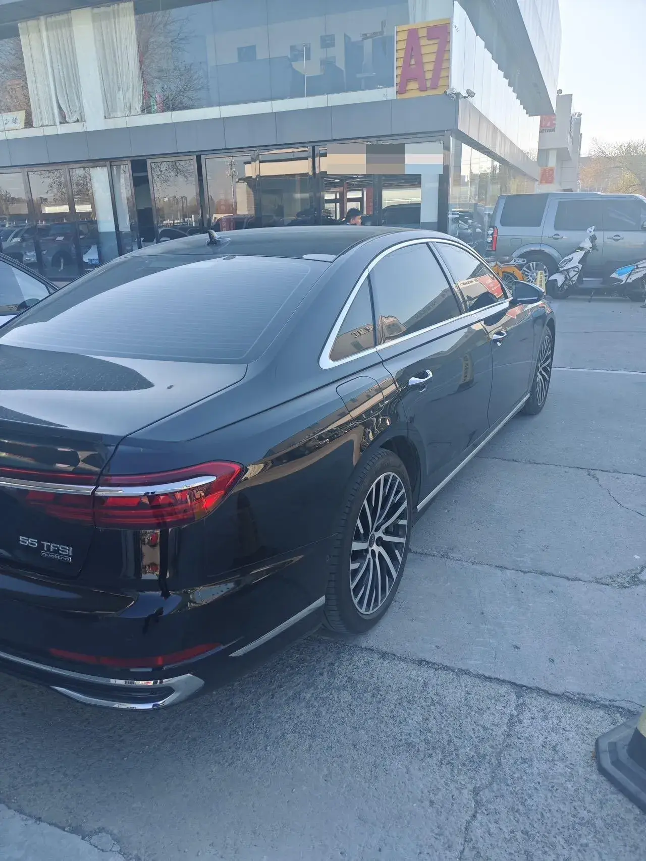 2025 AUDI A8 thumbnail 2