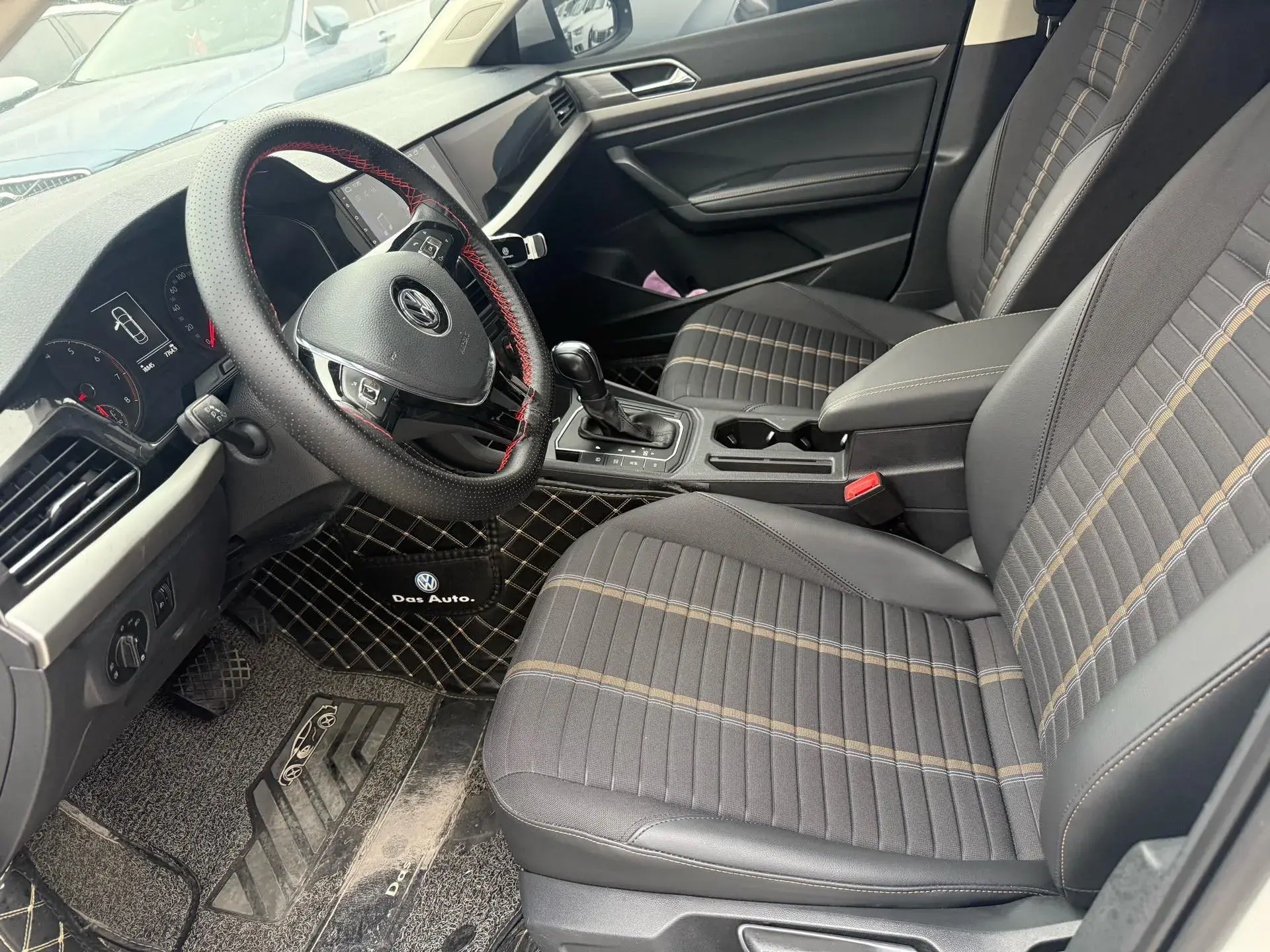 2019 VOLKSWAGEN LAVIDA thumbnail 4