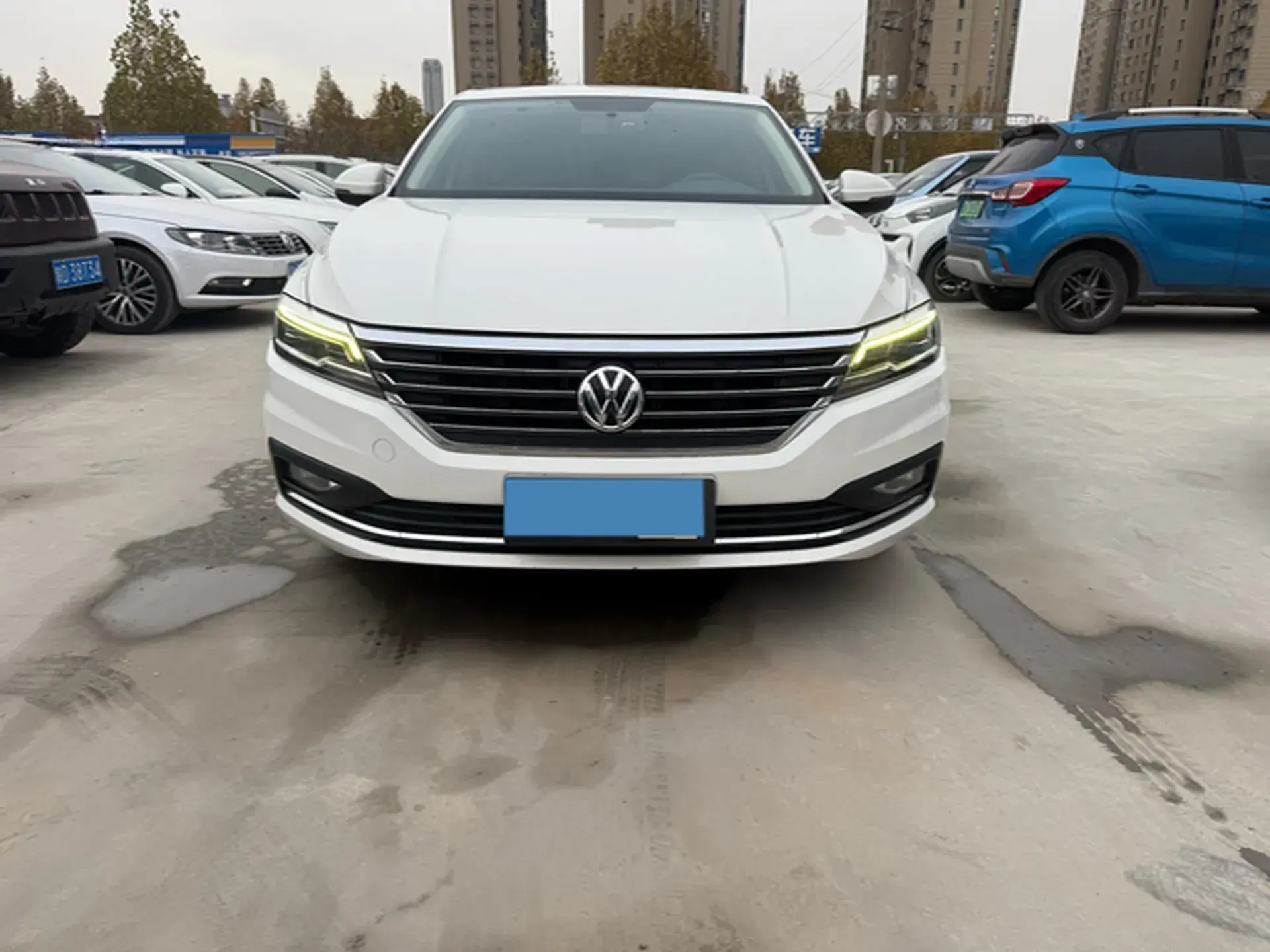 2019 VOLKSWAGEN LAVIDA thumbnail 2