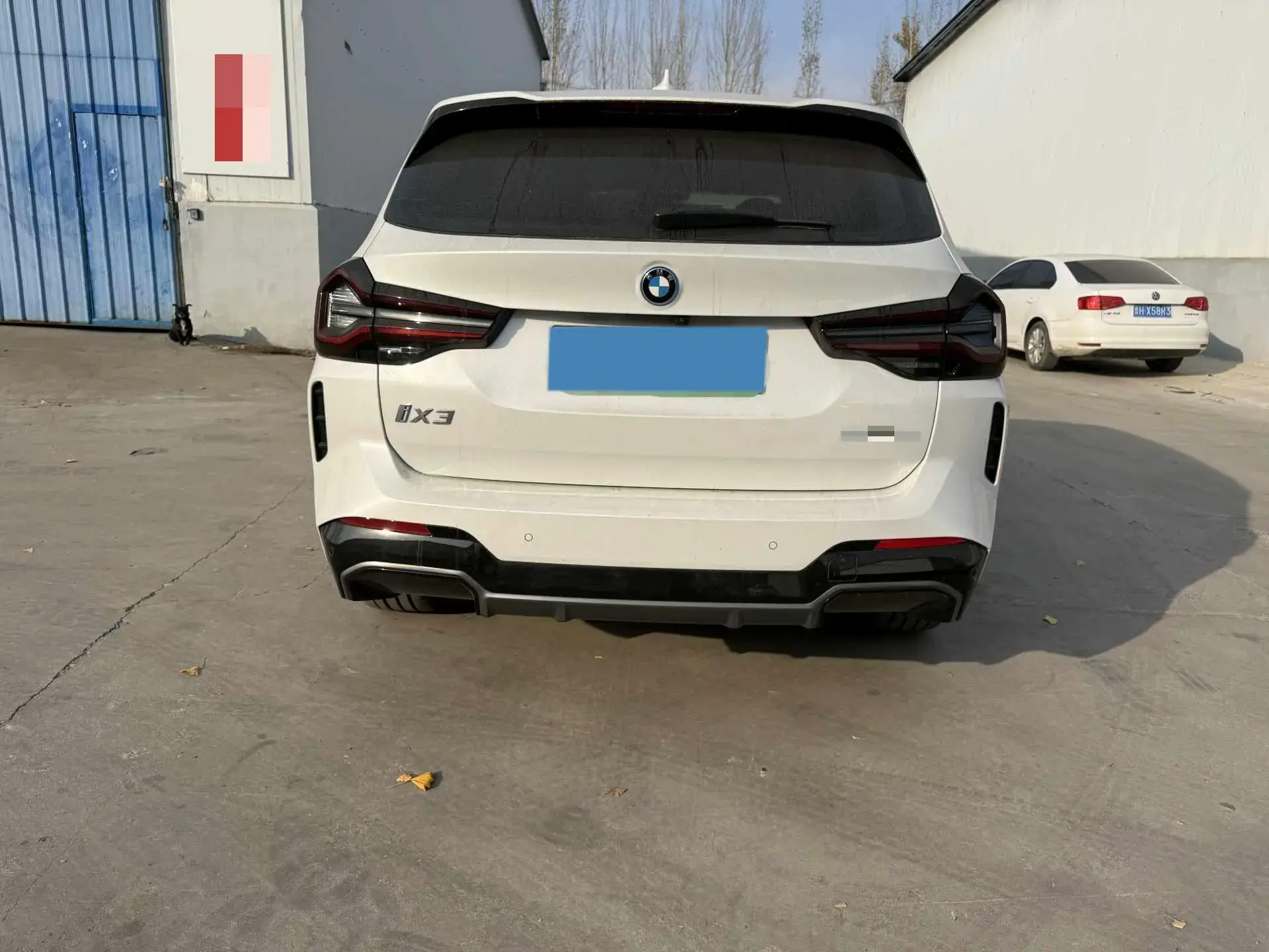 2024 BMW IX3 thumbnail 4