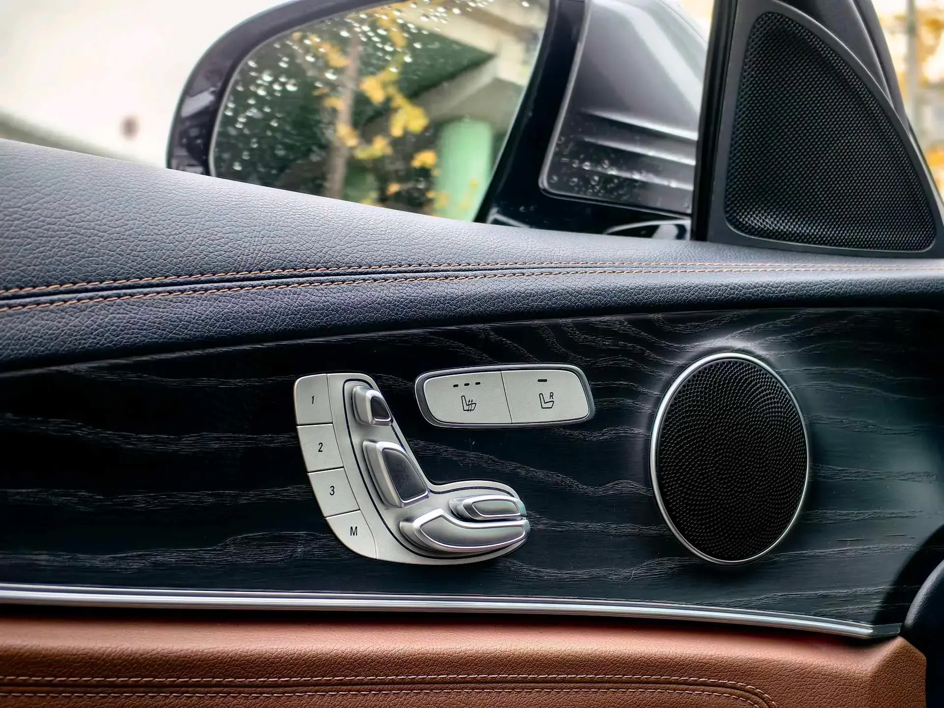 2021 MERCEDES-BENZ E thumbnail 3