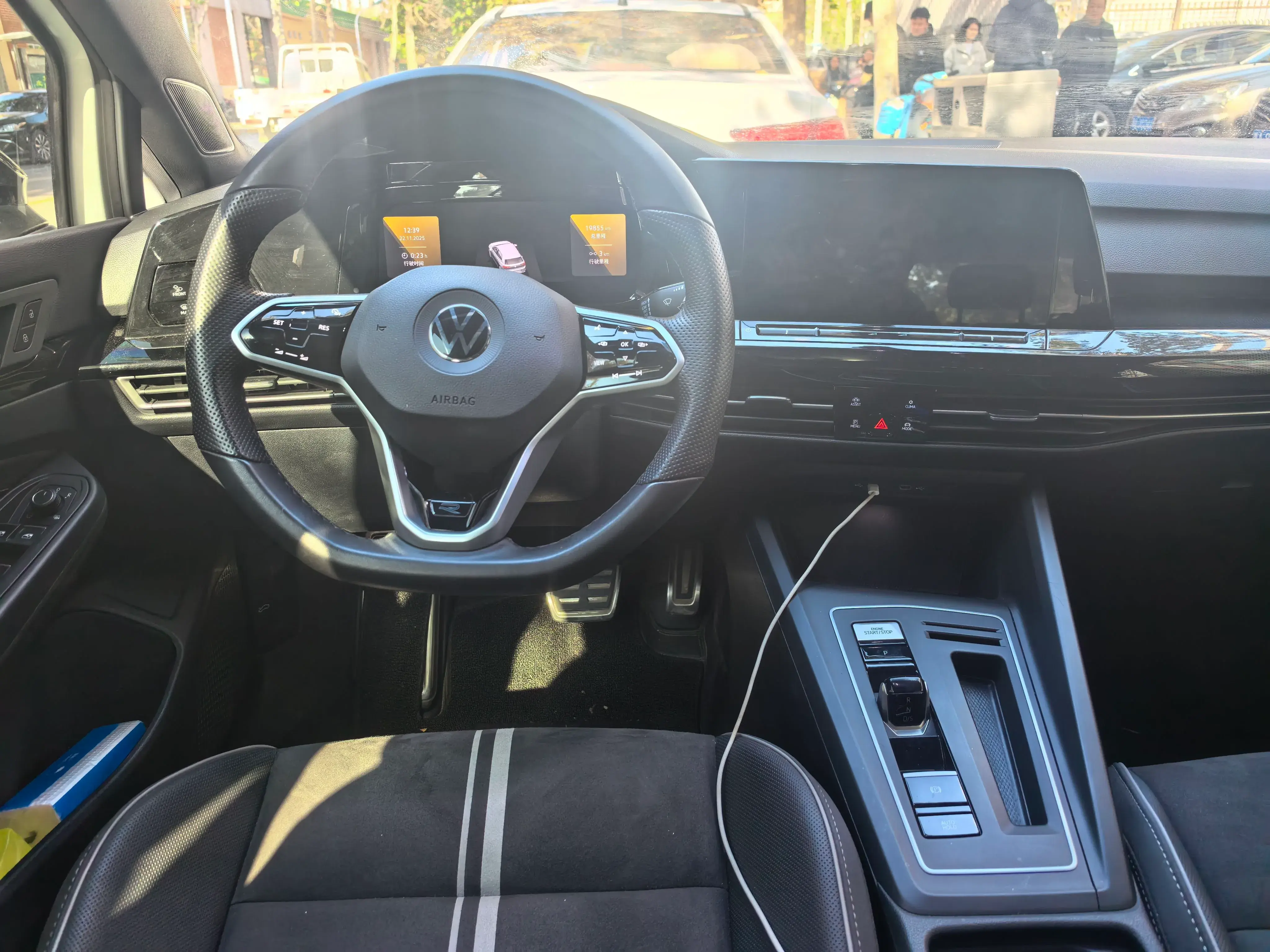 2023 VOLKSWAGEN GOLF thumbnail 4