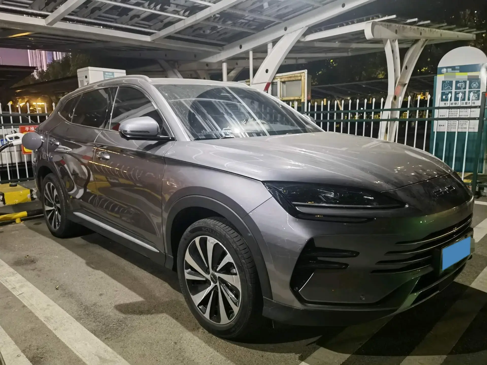 2023 BYD SONG thumbnail 3