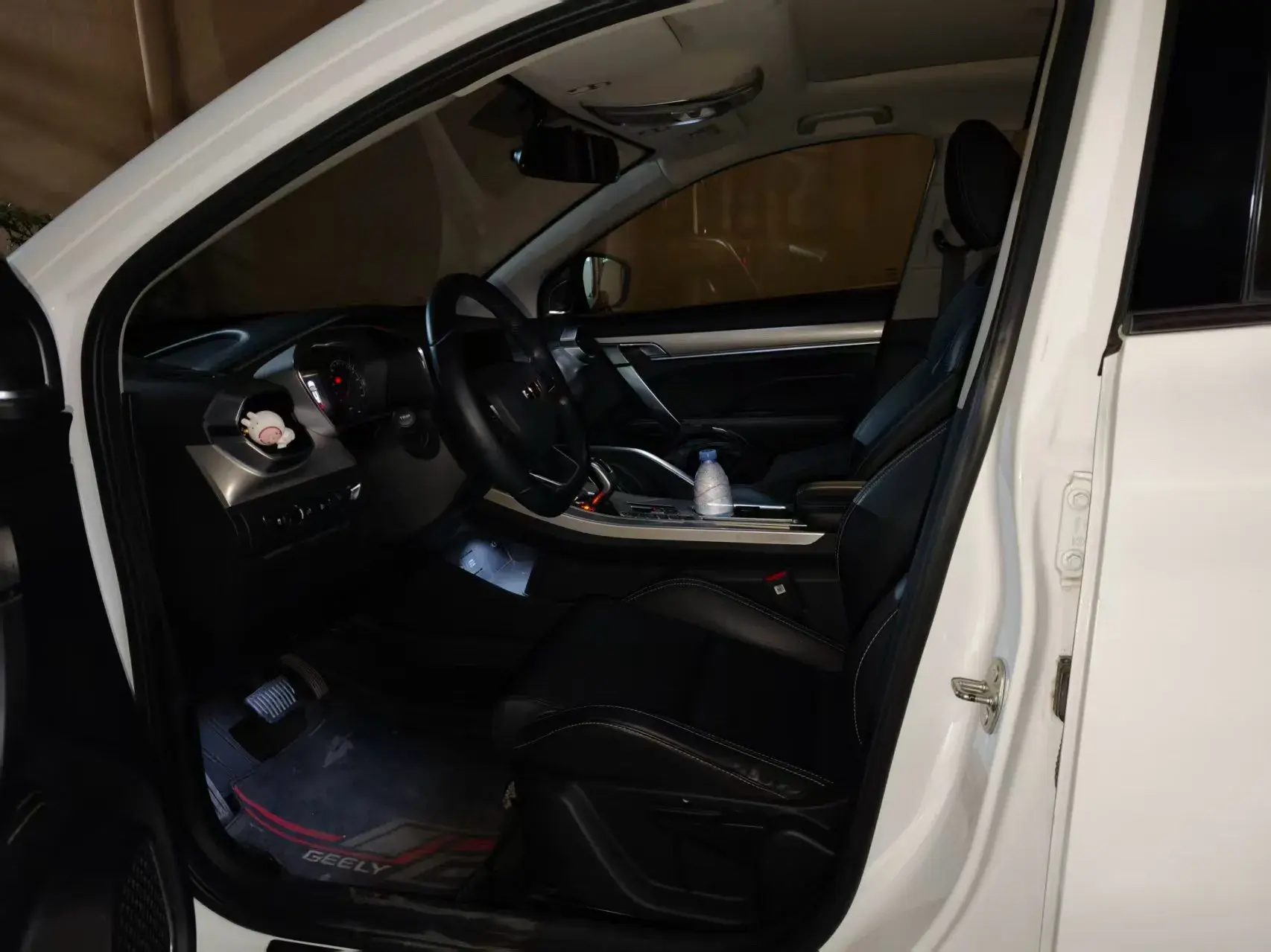 2019 GEELY COOLRAY thumbnail 3