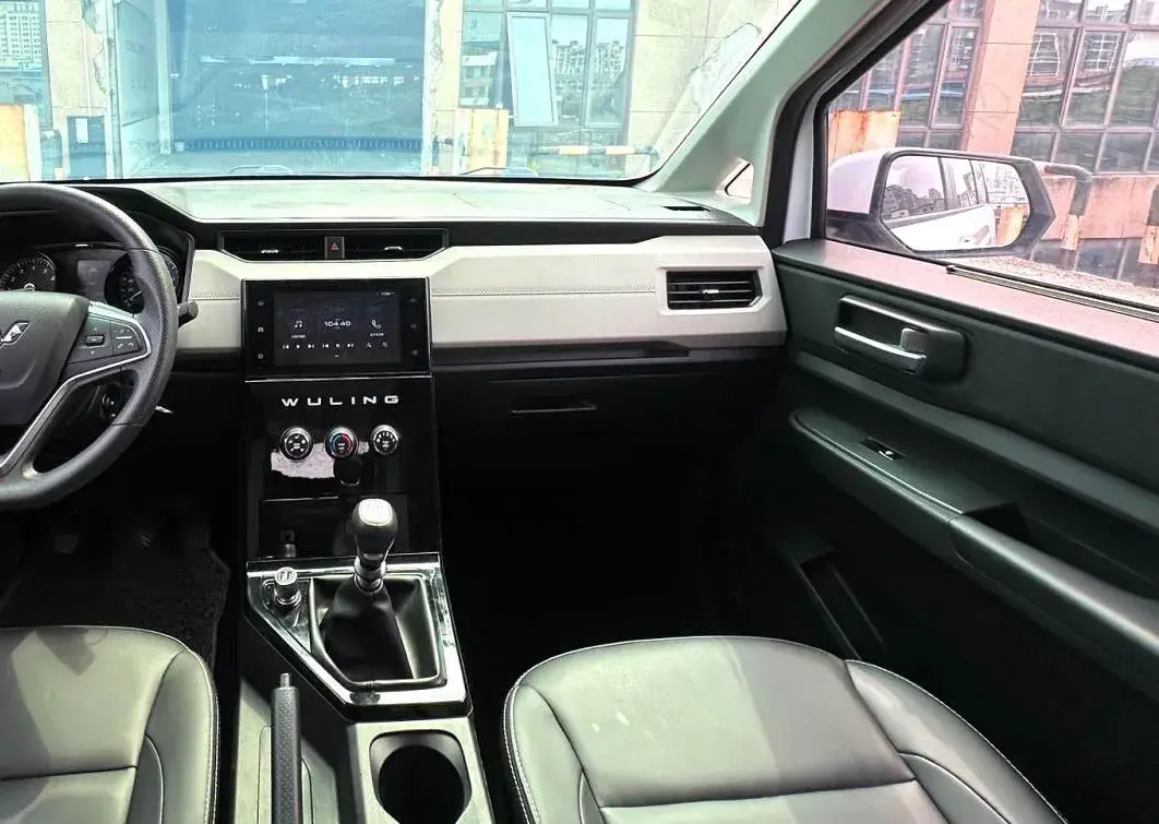 2019 WULING HONGGUANG thumbnail 3