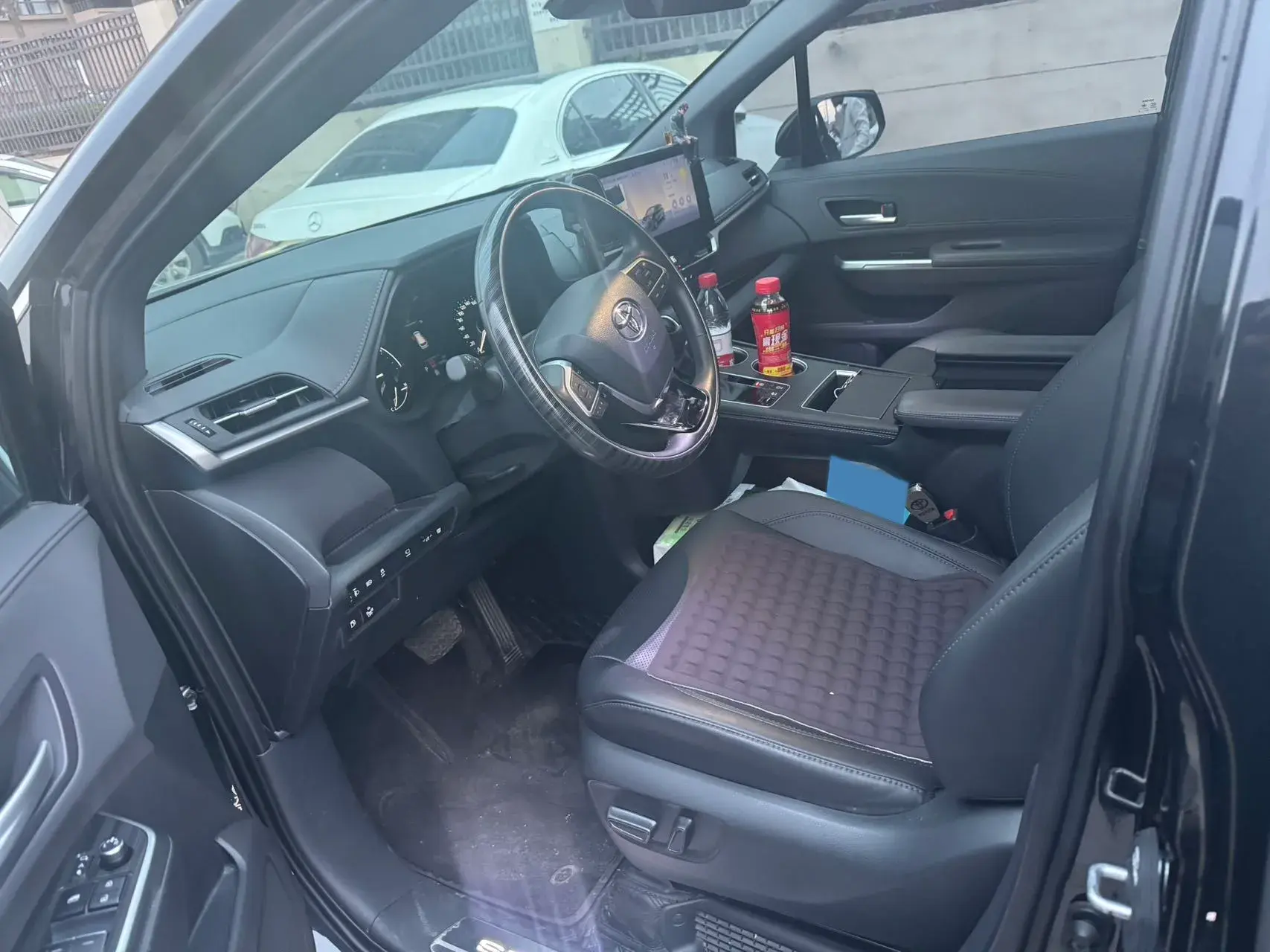 2024 TOYOTA SIENNA thumbnail 3