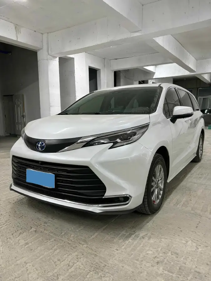 2021 Toyota Sienna 2.5L 192HP L4 E-CVT Hybrid