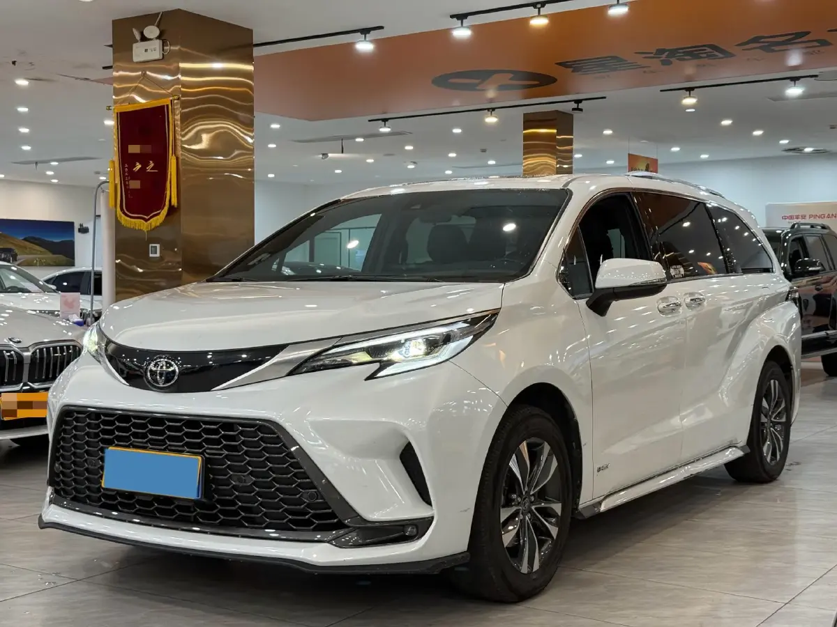 2024 Toyota Granvia 2.5L 189HP L4 E-CVT Hybrid